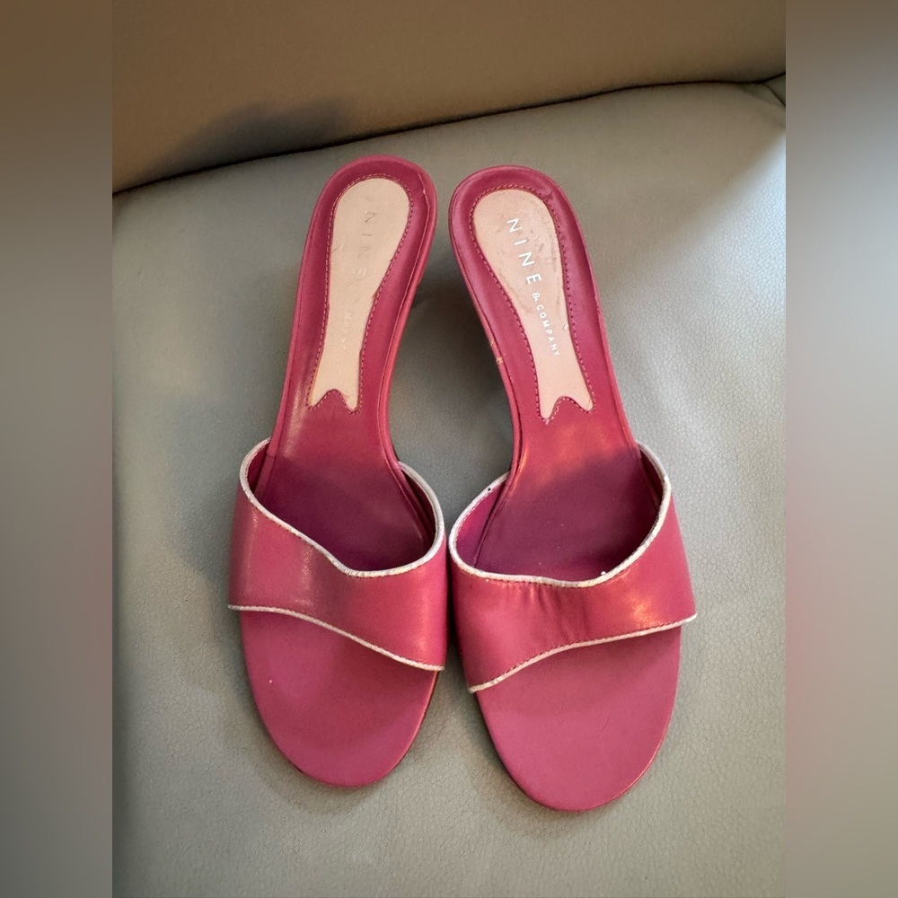 Y2K vintage pink slip-on mules from Nine & Company size 7